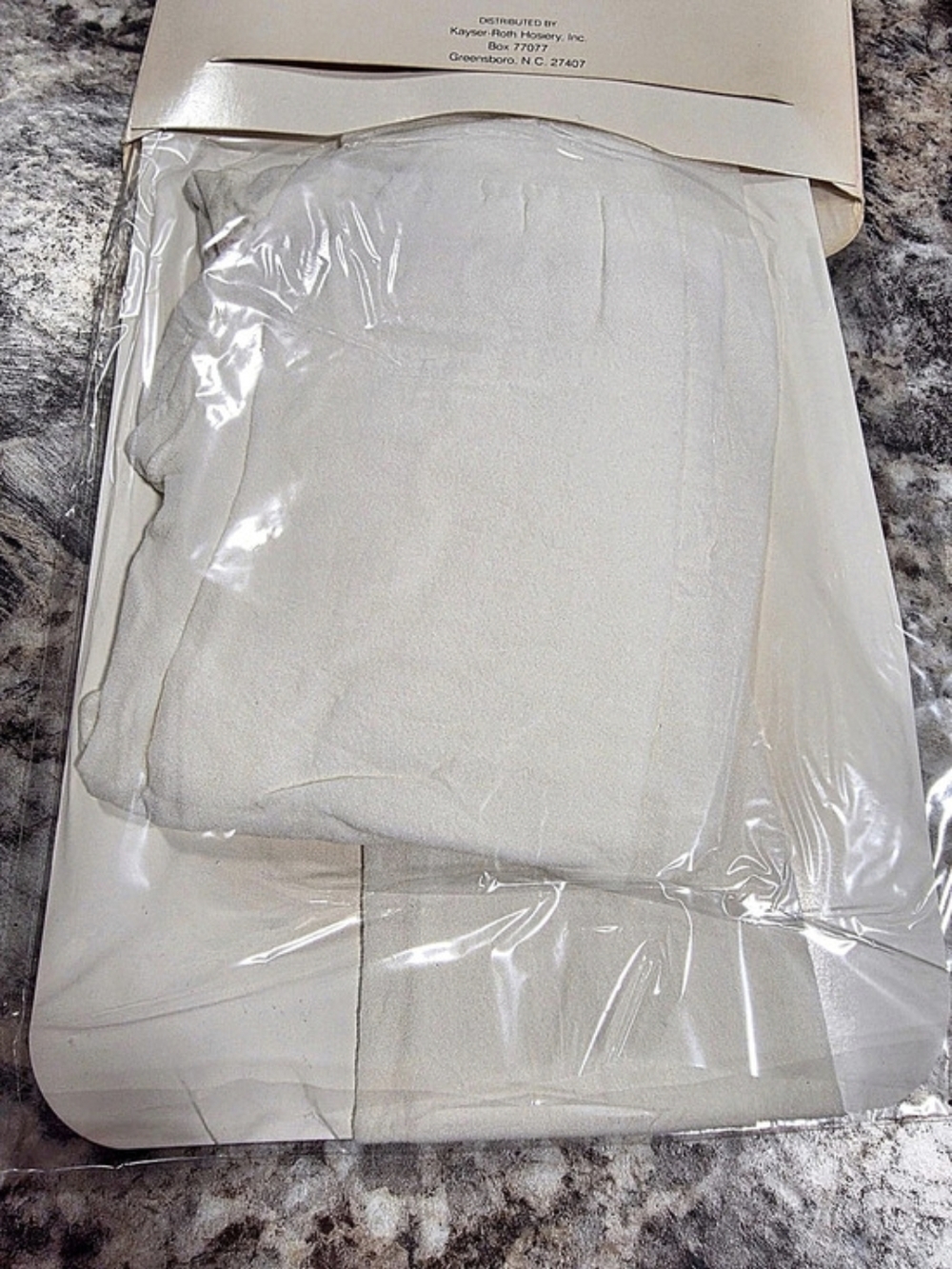 Burlington 747 Reinforced Toe Pantyhose White 3X NWT